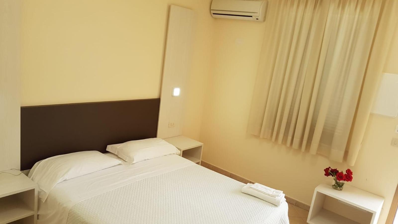 Hotel La Praia Zambrone Luaran gambar