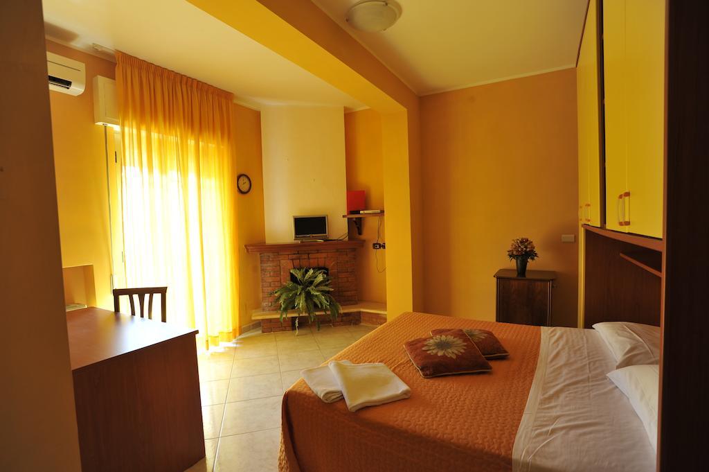 Hotel La Praia Zambrone Bilik gambar