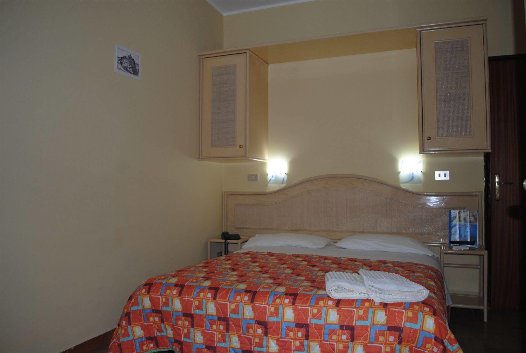 Hotel La Praia Zambrone Luaran gambar